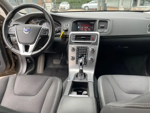 Volvo V60 Cross Country 2.0 T5 Nordic+ 2017 Benzine 13