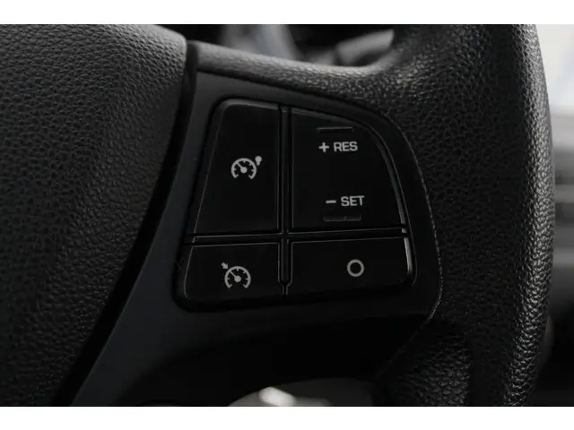 Hyundai i10 1.0i Comfort//Airco//Navi//5drs!! 2018 Benzine 10