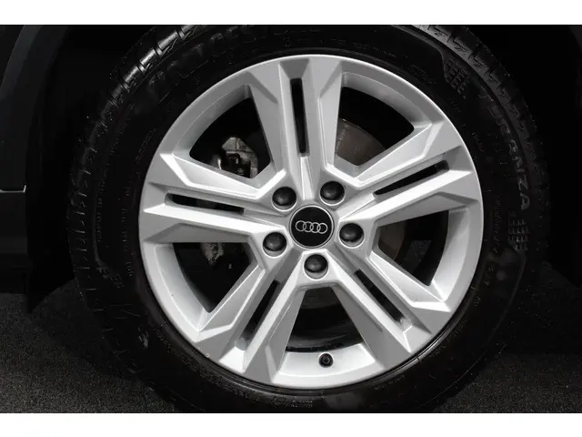 Audi Q2 35 TFSI 150pk Automaat Prestige 2022 Benzine 2
