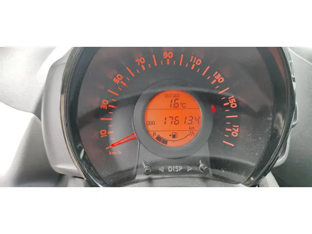 Peugeot 108 1.0 e-VTi Active bj 2018 airco 2018 Benzine 8
