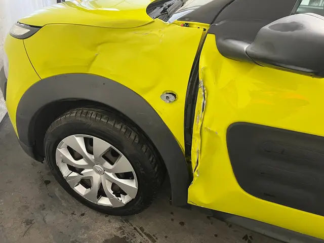 Citroën C4 Cactus 1.2 VTi Live SCHADEAUTO!! 2014 Benzine 7