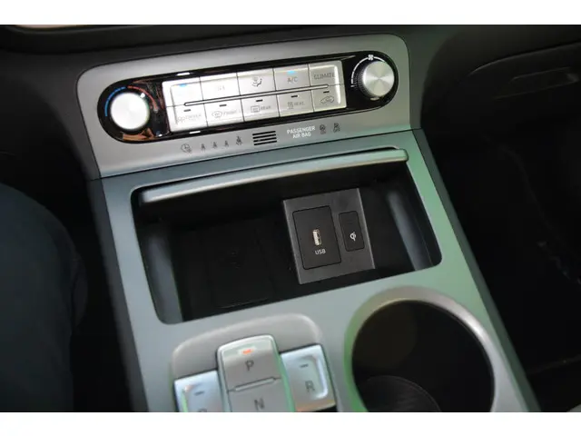Hyundai Kona EV Premium 64 kWh 2021 Elektrisch 21