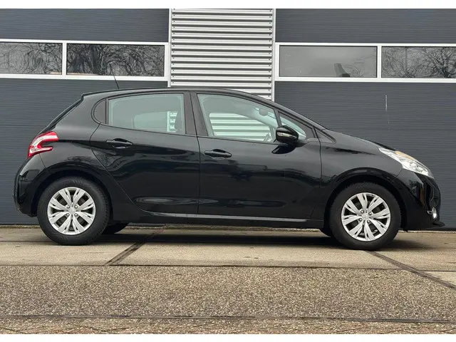 Peugeot 208 1.2 VTi Envy 2014 Benzine 7