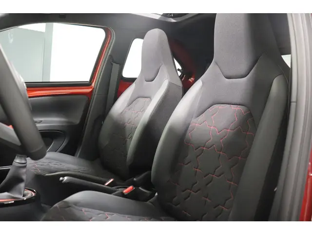 Toyota Aygo X 1.0 VVT-i MT Envy, 2025 Benzine 7