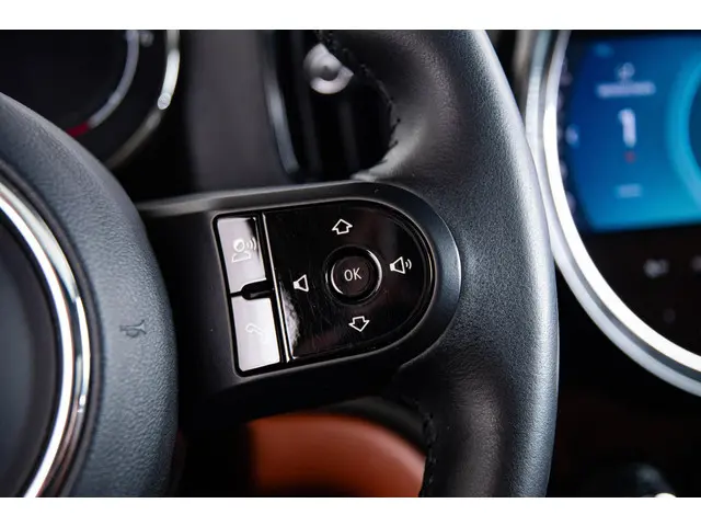 MINI Countryman Cooper S E ALL4 2022 Hybride Benzine 38