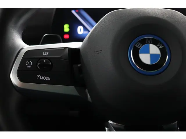 BMW iX2 xDrive30 67 kWh 2024 Elektrisch 15