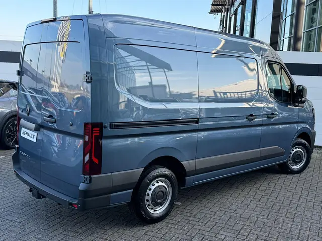 Renault Master T35 2.0 dCi 130 L2H2 Advance 2024 Diesel 4