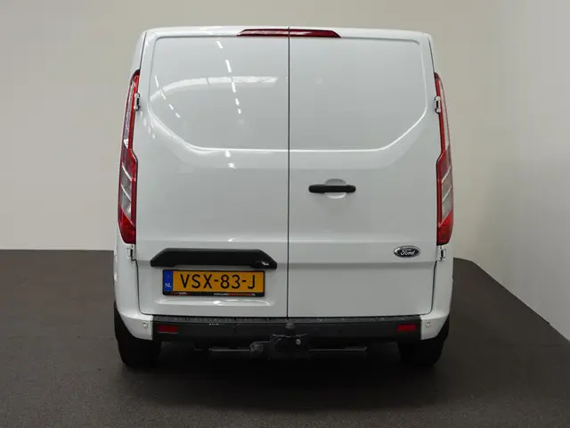Ford Transit Custom 300 L2H1 Trend 2023 Diesel 4