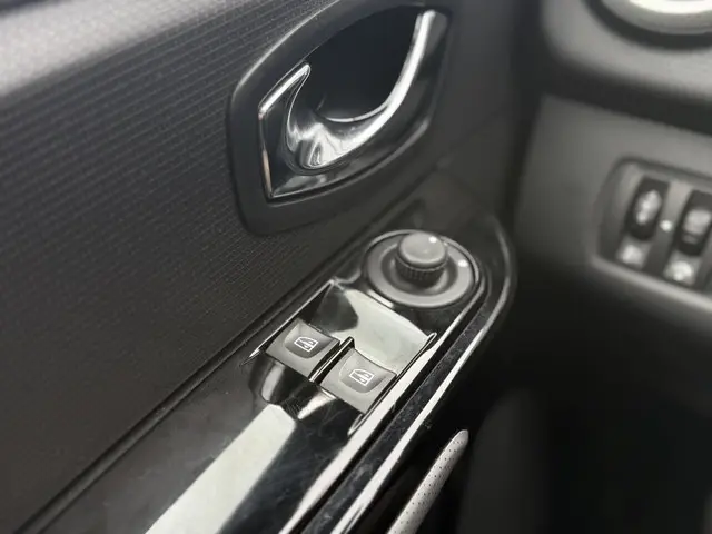 Renault Clio 0.9 TCe Expression 2013 Benzine 32