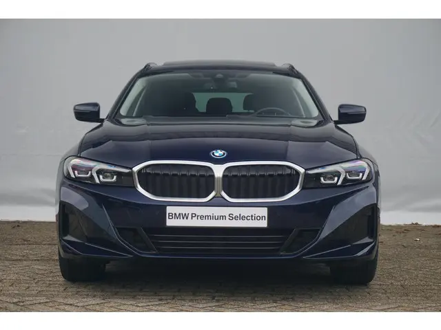 BMW 3 Serie Touring 330e 2022 Hybride Benzine 3