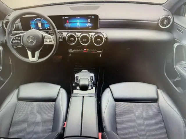 Mercedes-Benz A-Klasse 180 d Launch Edition 2019 Diesel 9