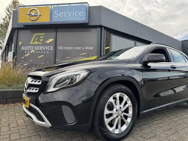 Mercedes-Benz GLA 180 Business Solution 2017 Benzine 4