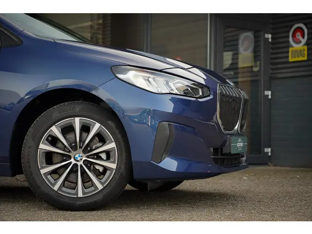BMW 2 Serie Active Tourer 220i 2023 Hybride Benzine 10