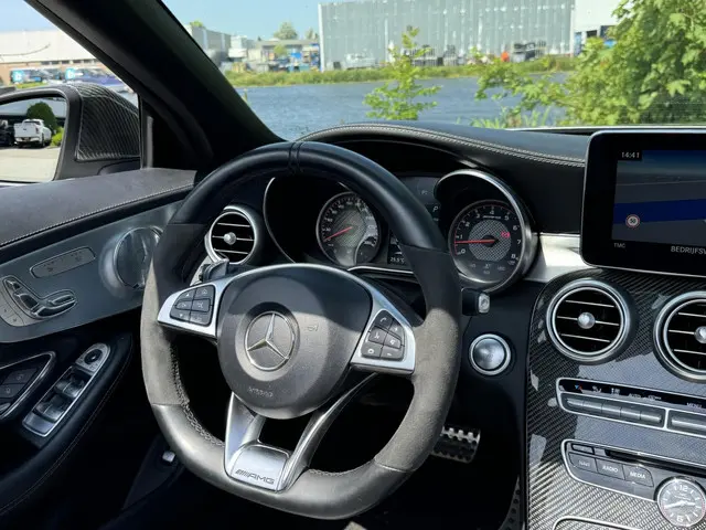 Mercedes-Benz C-Klasse Cabrio AMG 63 S 2017 Benzine 16