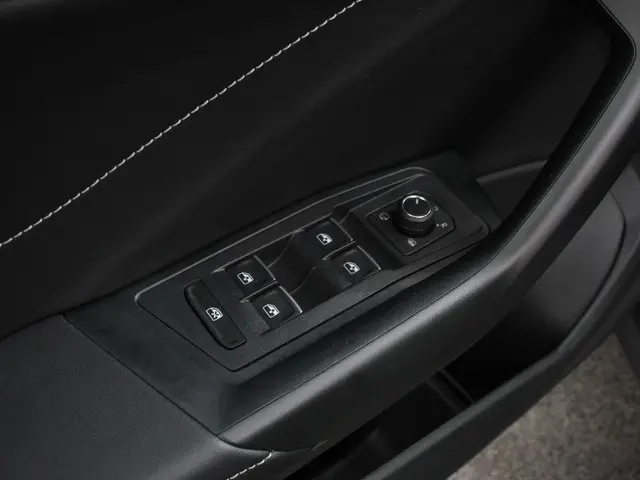 Volkswagen T-Roc 1.5 TSI DSG R-Line 2025 Benzine 11