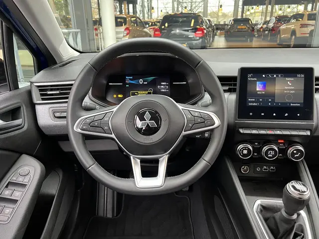 Mitsubishi Colt 1.0T MT Intense 2024 Benzine 28