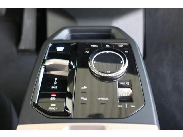 BMW iX xDrive40 2024 Elektrisch 9