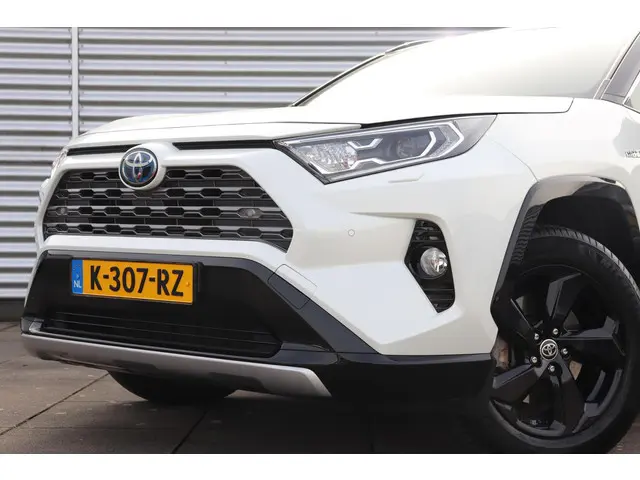 Toyota RAV4 2.5 Hybrid Bi-Tone, 2020 Hybride Benzine 16