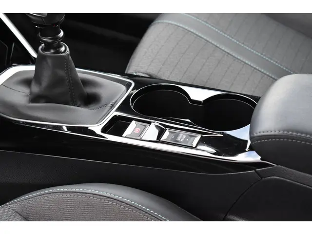 Peugeot 2008 1.2 PureTech Allure 2023 Benzine 13