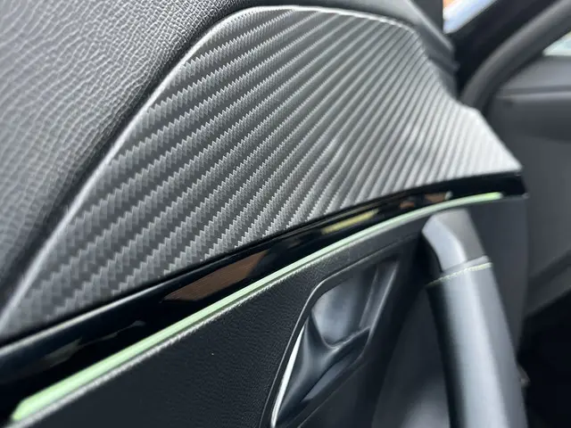 Peugeot e-2008 EV GT Pack 50 kWh 2022 Elektrisch 28