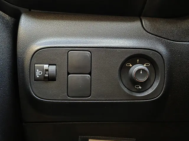 Citroën C3 1.2 PureTech C-Series / Carplay 2023 Benzine 21