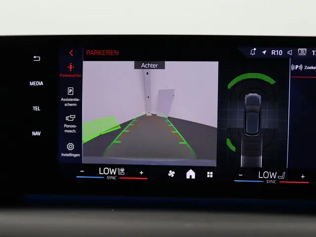 BMW 1 Serie 120 2025 Benzine 23