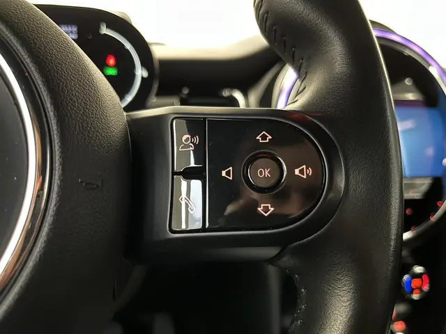 MINI Cooper 1.5 Business Edition 2021 Benzine 28