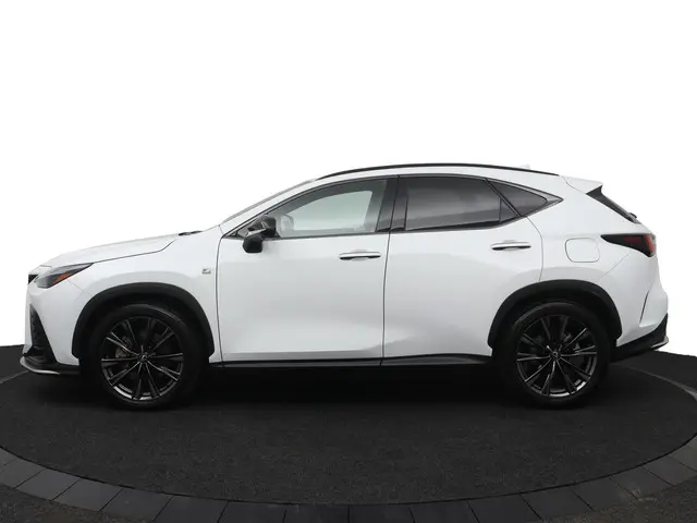 Lexus NX 450h+ AWD F SPORT Line 2024 Hybride Benzine 3