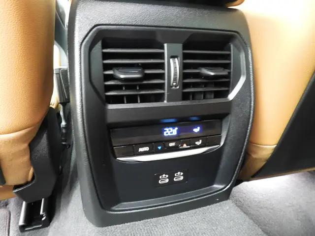 BMW 3 Serie Touring 330e 2024 Hybride Benzine 16