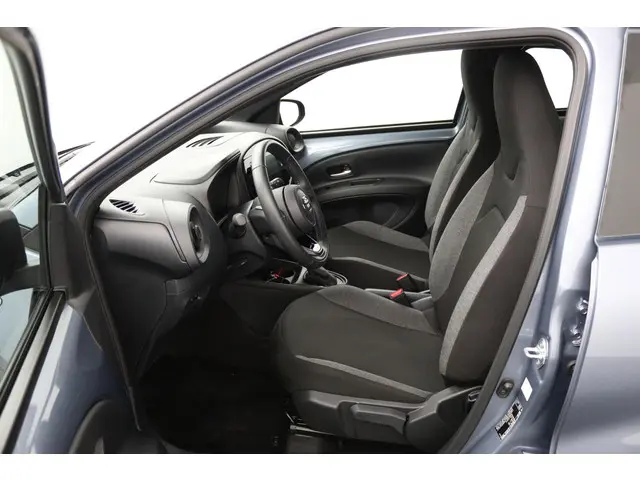 Toyota Aygo X 1.0 VVT-i S-CVT Play 2024 Benzine 17