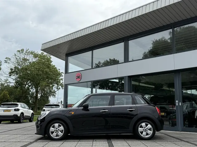 MINI One 3