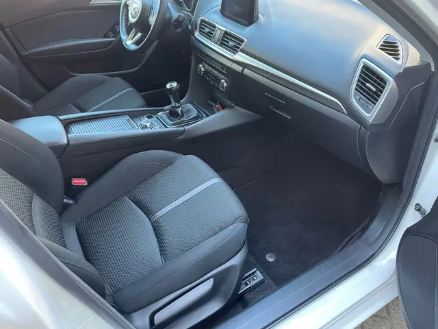 Mazda 3 2.0 SkyActiv-G 120 SkyLease GT 2019 Benzine 19