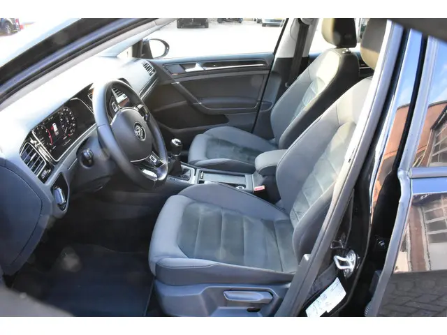 Volkswagen Golf 1.5 TSI Highline 2019 Benzine 14