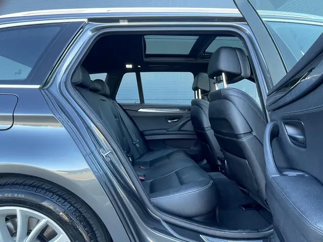 BMW 5 Serie Touring 520i Luxury Edition 2016 Benzine 11