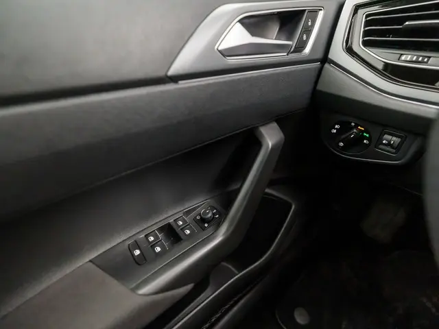 Volkswagen Taigo 1.0 TSI R-Line Sport 2023 Benzine 22