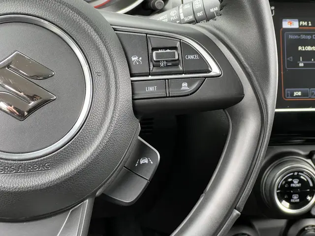 Suzuki Swift 1.2 Style Smart Hybrid 2023 Benzine 23