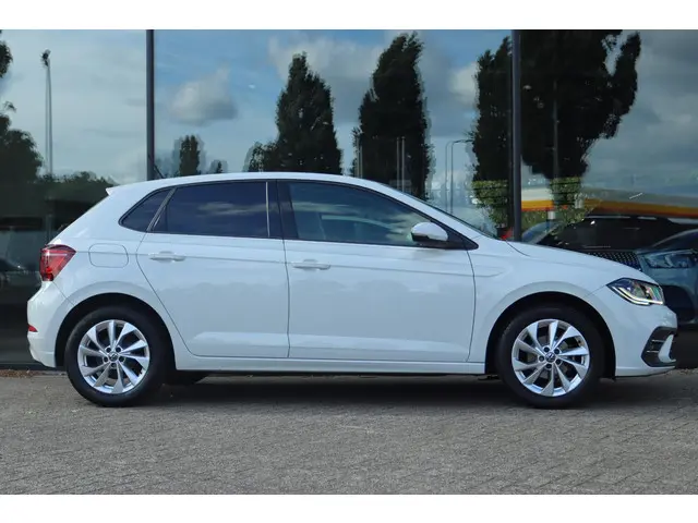 Volkswagen Polo 1.0 TSI STYLE 2022 Benzine 8