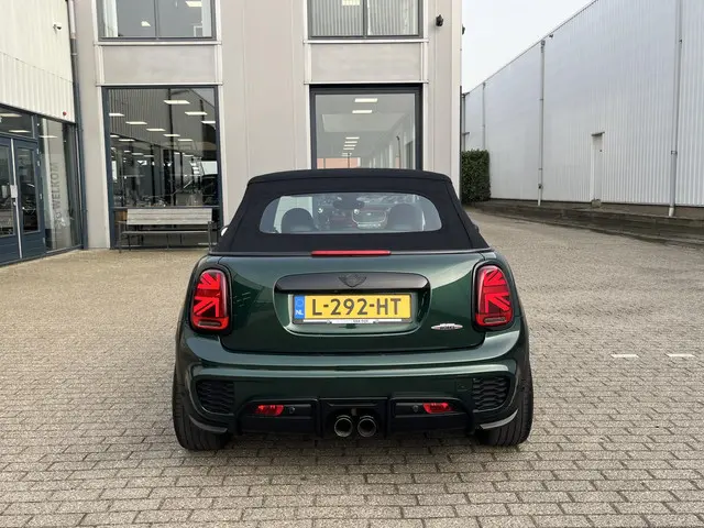 MINI Cooper Cabrio 2.0 John Works Chili 2017 Benzine 26