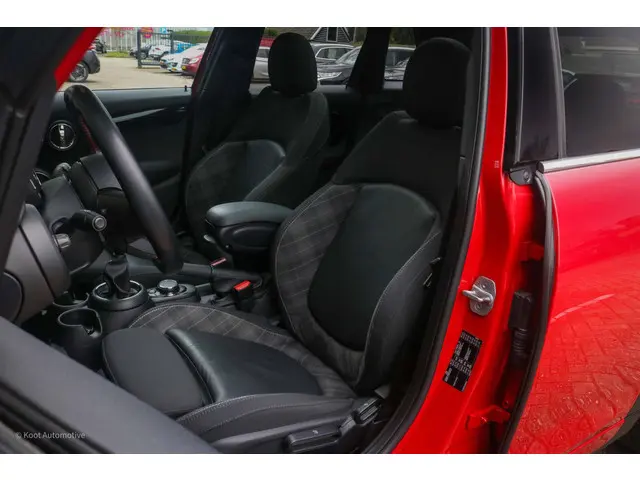 MINI Cooper Mini 1.5 JCW 2017 Benzine 25