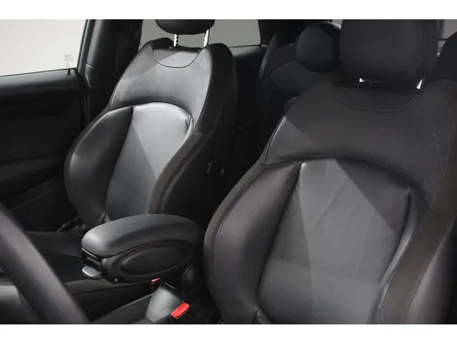 MINI Electric Cooper Charged 33 kWh 2020 Elektrisch 11