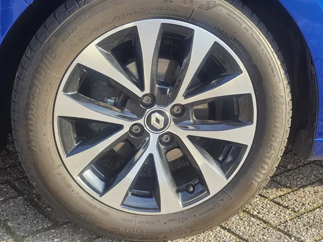 Renault Clio 1.0 TCe 90 Techno Camera/Pdc 2022 Benzine 10