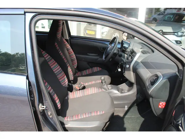 Citroën C1 1.0 e-VTi Selection//Airco//5drs!! 2016 Benzine 19