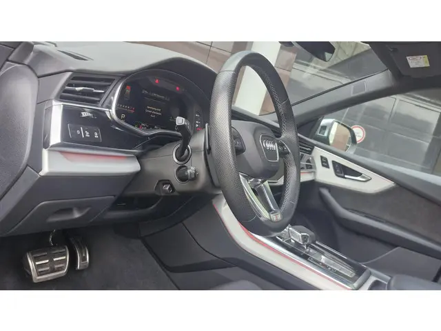 Audi SQ8 4.0 TFSI SQ8 quattro 2022 Benzine 38