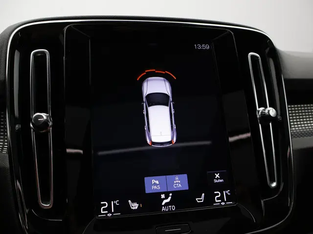Volvo XC40 T3 Automaat R-Design 2020 Benzine 22