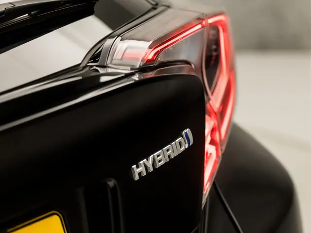 Toyota C-HR 1.8 Hybrid Sport 2018 Hybride Benzine 25