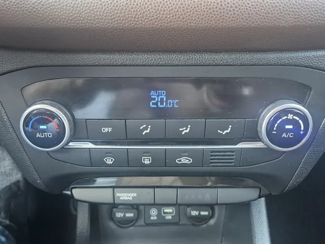 Hyundai i20 1.2 HP i-Motion Comfort 2015 Benzine 15