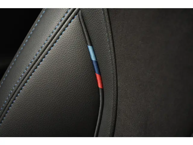 BMW 3 Serie Touring 330e M-Sport 2020 Hybride Benzine 65