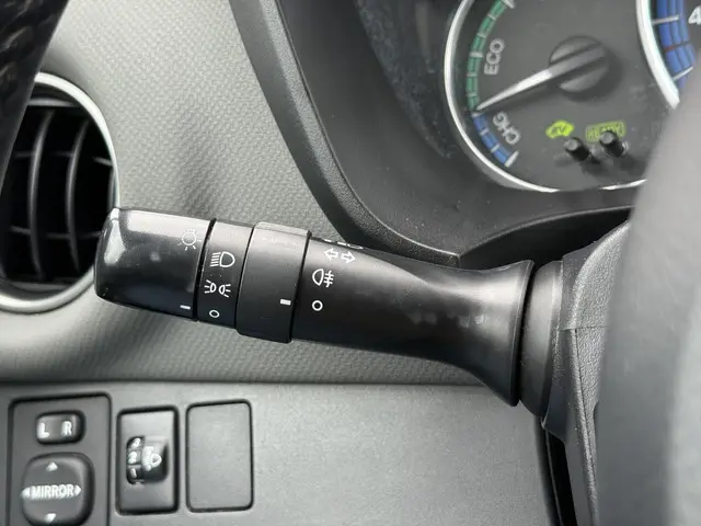 Toyota Yaris 1.5 Hybrid Aspiration 2015 Hybride Benzine 15