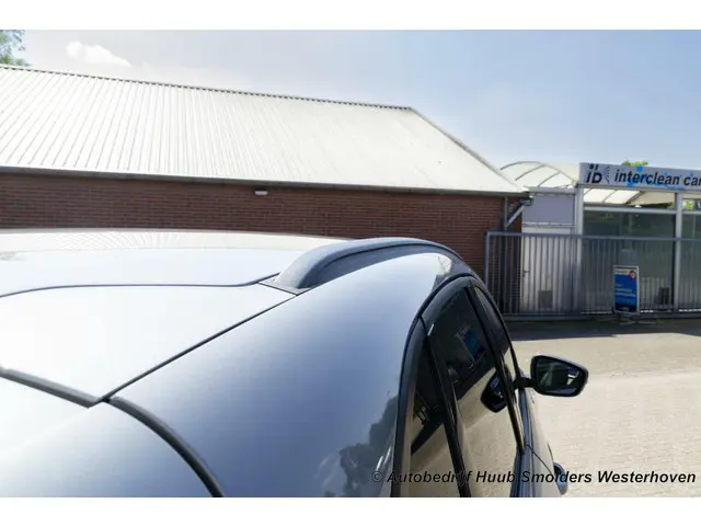 Ford Kuga 2.5 PHEV e-CVT ST-Line X 2022 Hybride Benzine 72