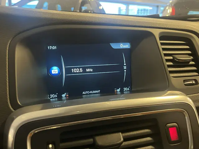 Volvo V60 T5 245pk Summum Automaat 2017 Benzine 18